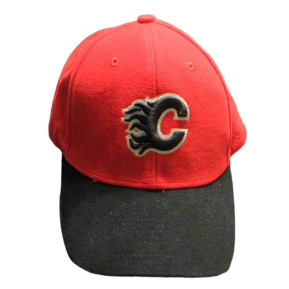Reebok Face Off Calgary Flames Hat NHL Canada Red Black Brim One Size - Picture 1 of 6